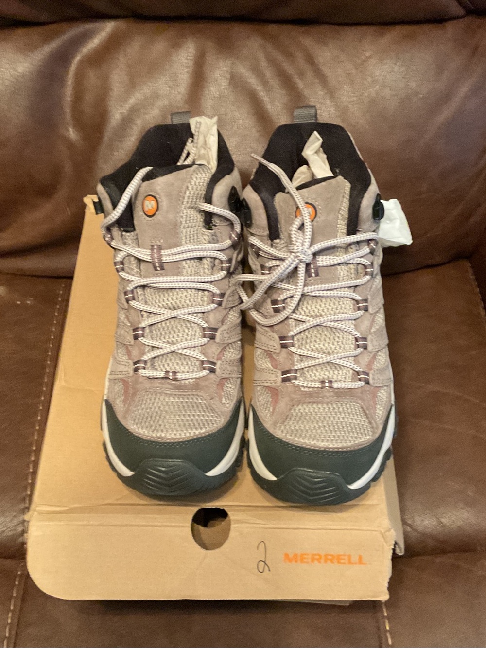 Merrell women’s  Moab 3 mid Taupe and Black Trail boots size 10